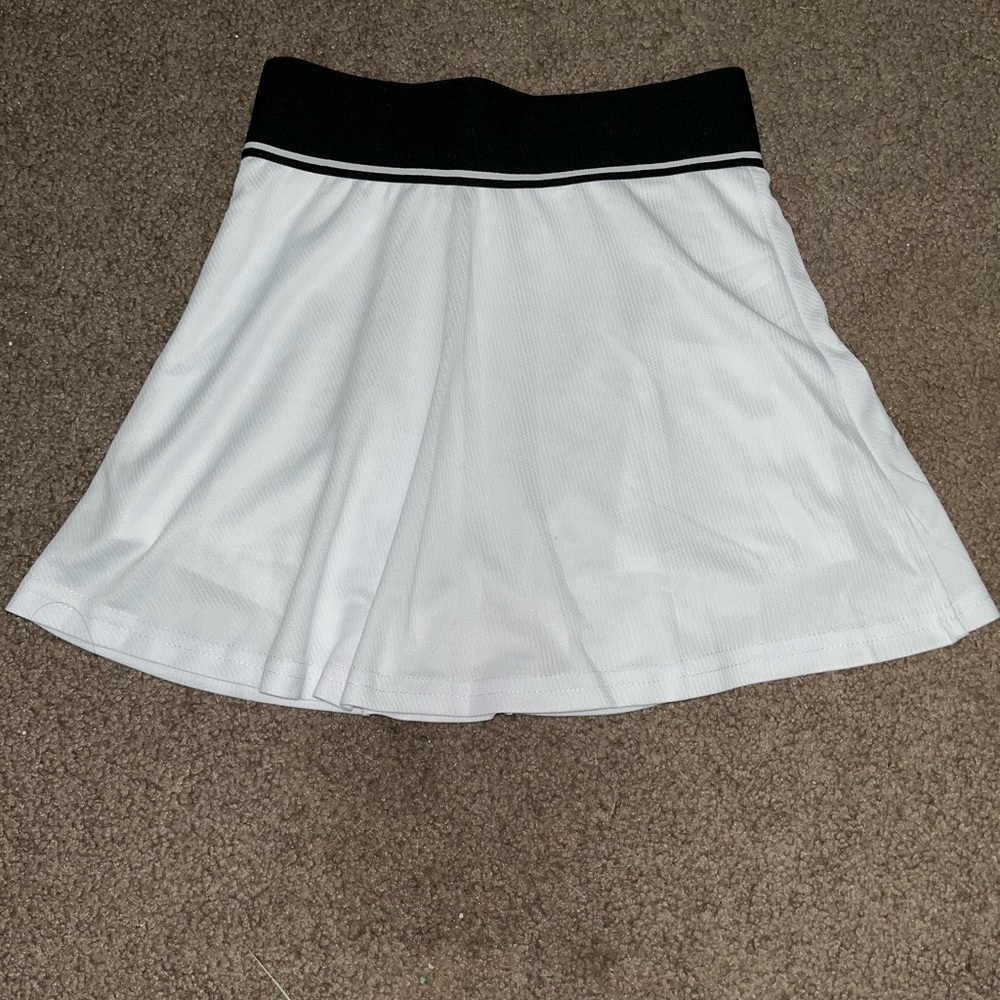white tennis skort xs